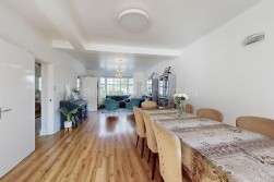 Golders Gardens, NW11