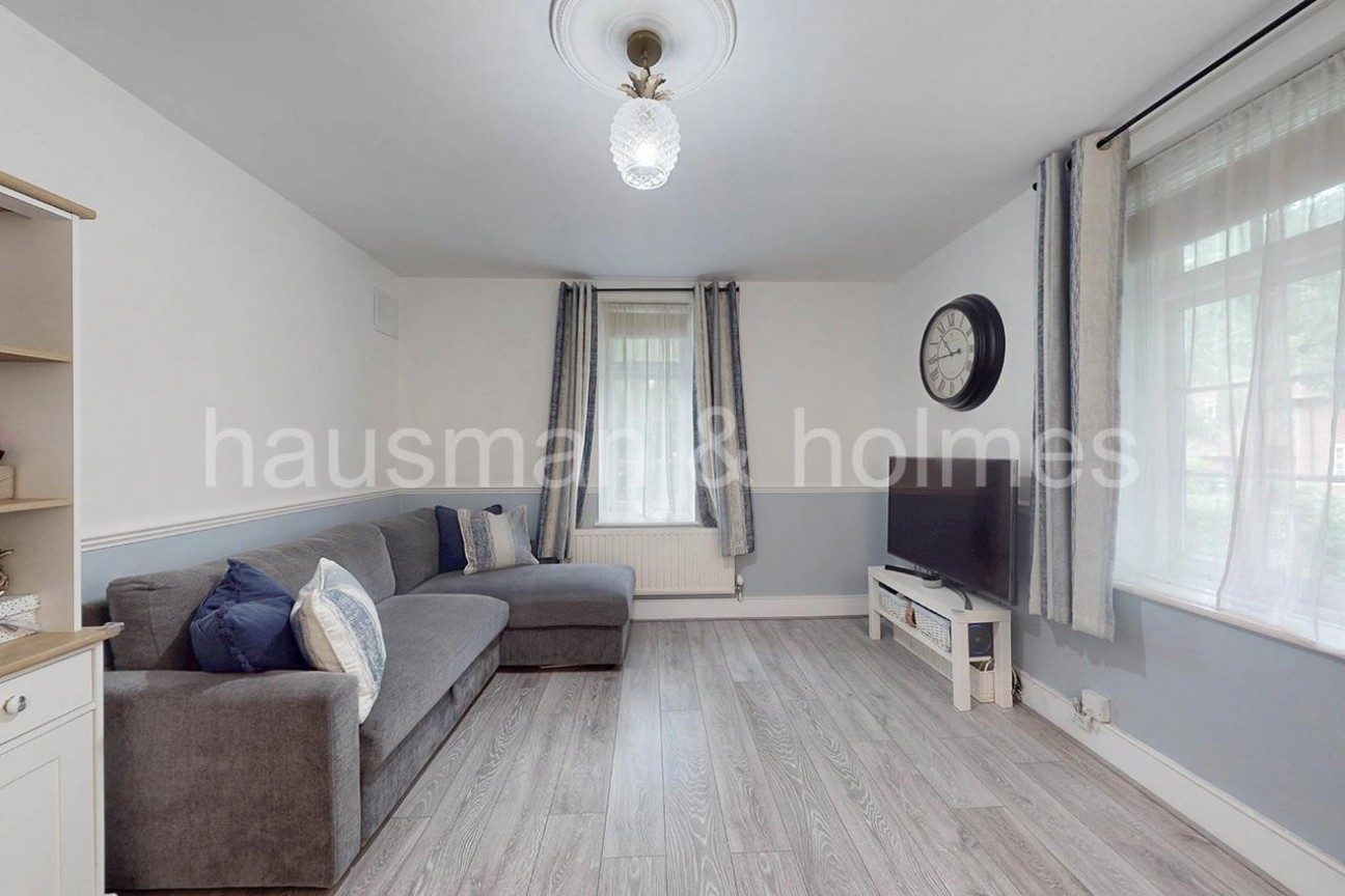 Oakwood Court, NW11