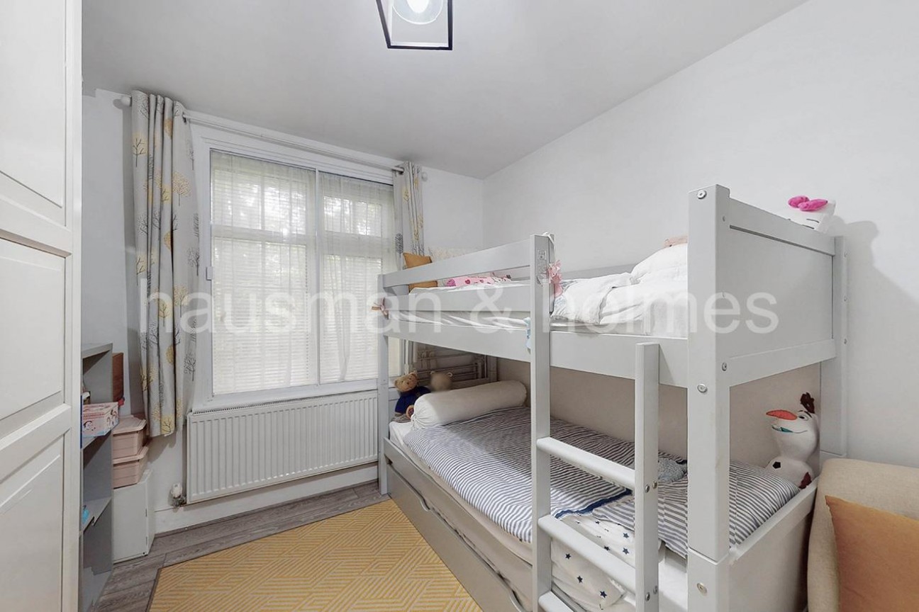 Oakwood Court, NW11