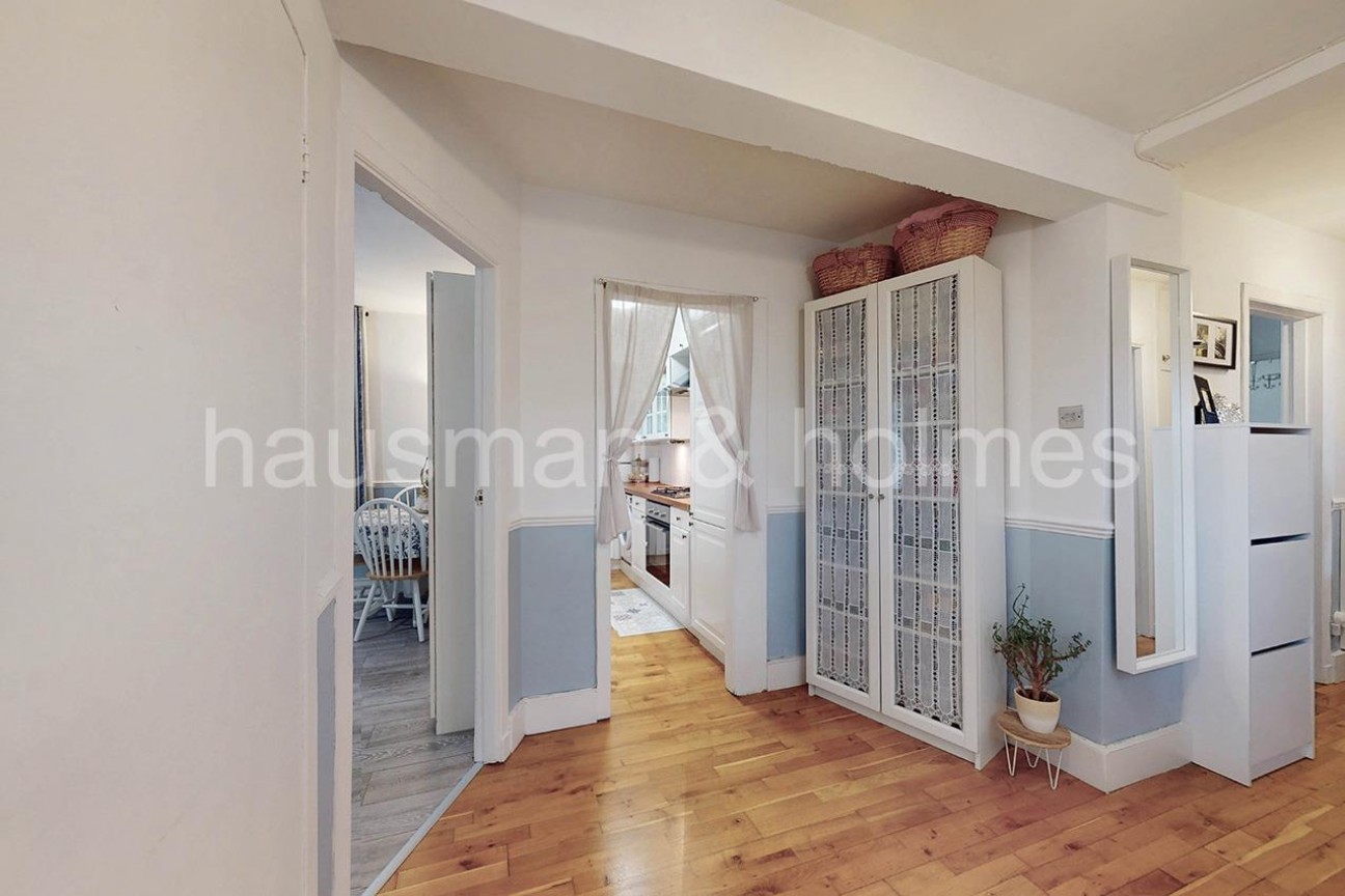 Oakwood Court, NW11