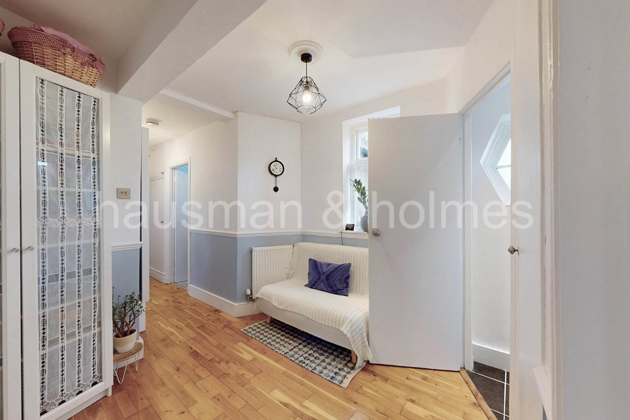 Oakwood Court, NW11