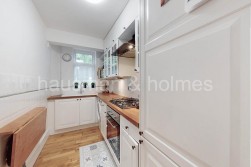 Oakwood Court, NW11