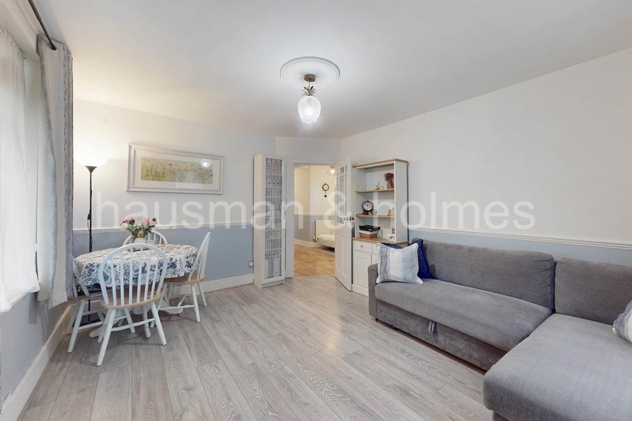 Oakwood Court, NW11