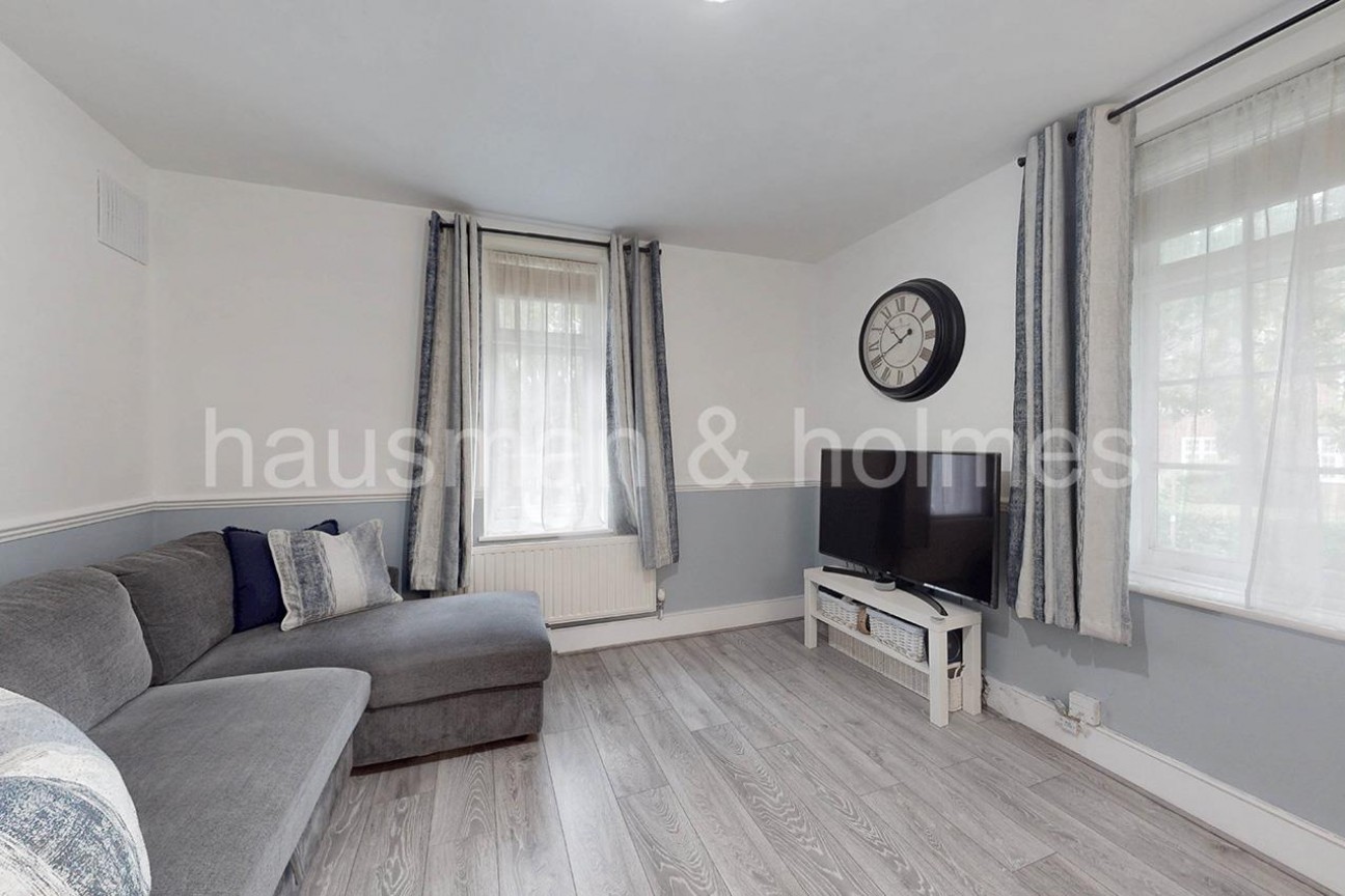 Oakwood Court, NW11