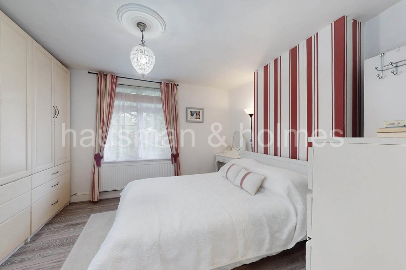 Oakwood Court, NW11
