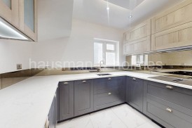 Cheyne Walk, NW4
