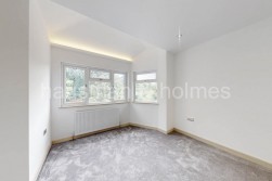 Cheyne Walk, NW4