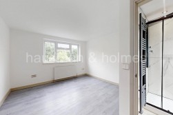 Cheyne Walk, NW4