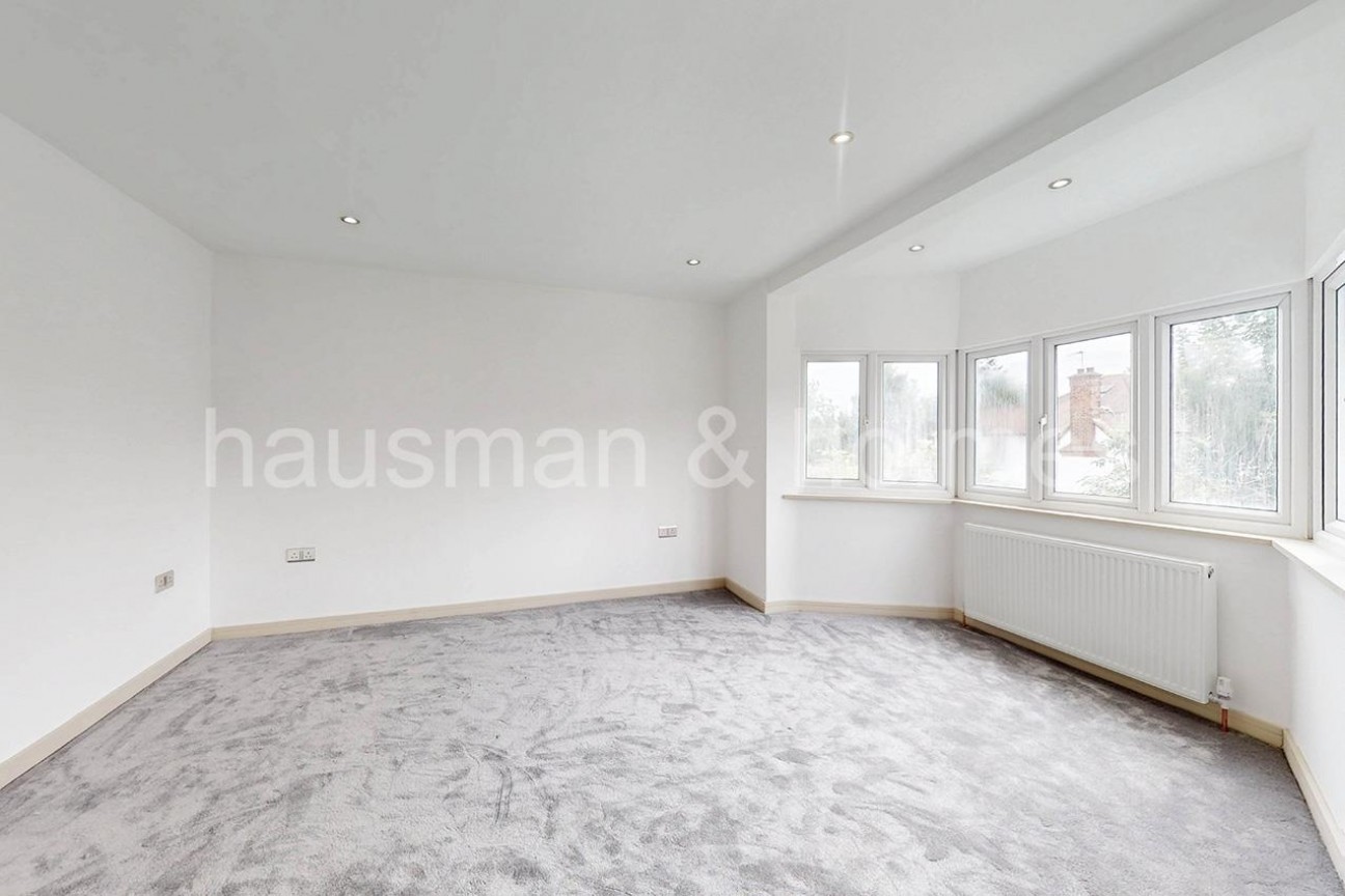 Cheyne Walk, NW4