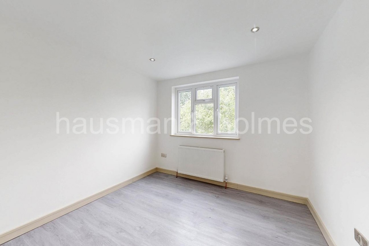 Cheyne Walk, NW4