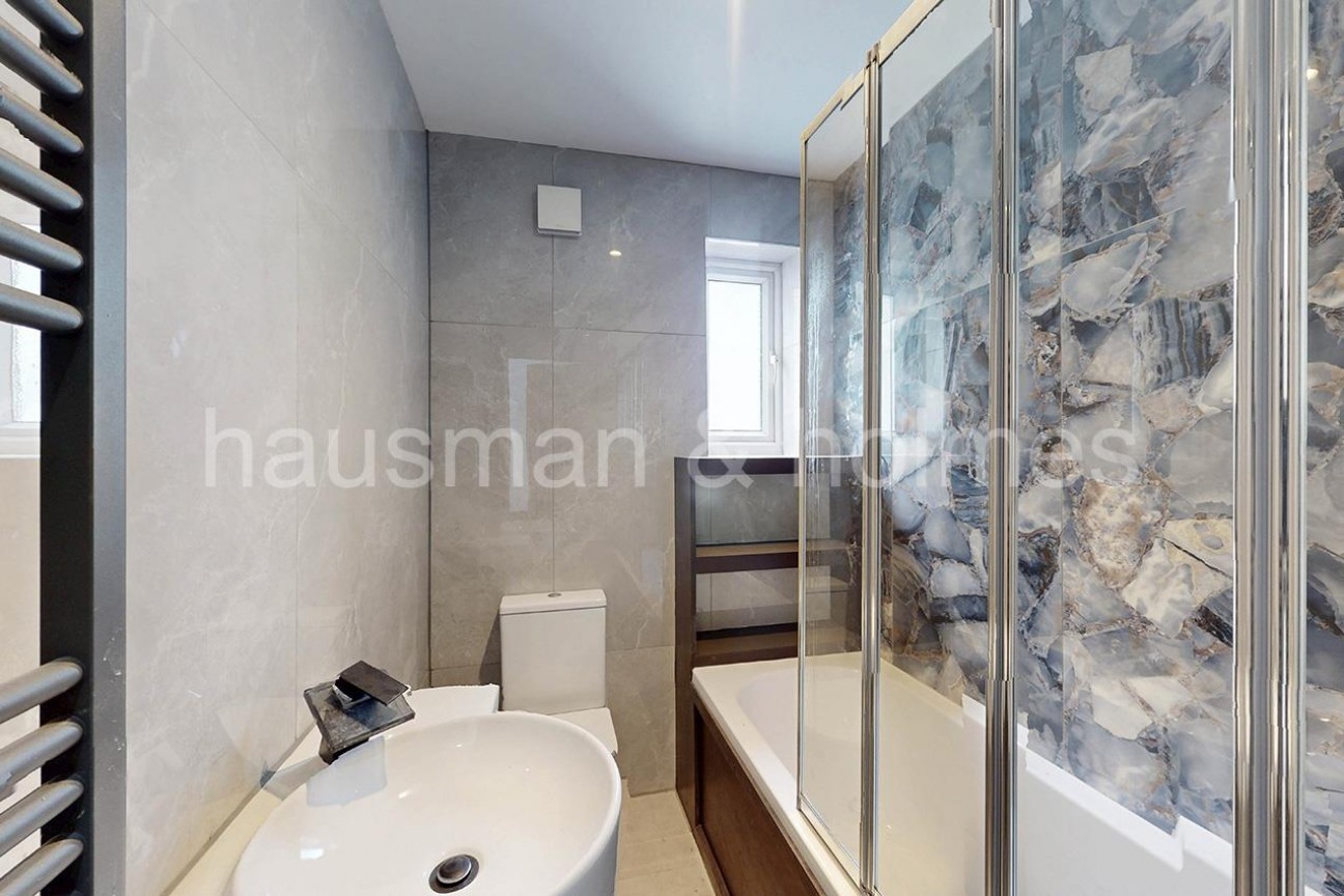 Cheyne Walk, NW4