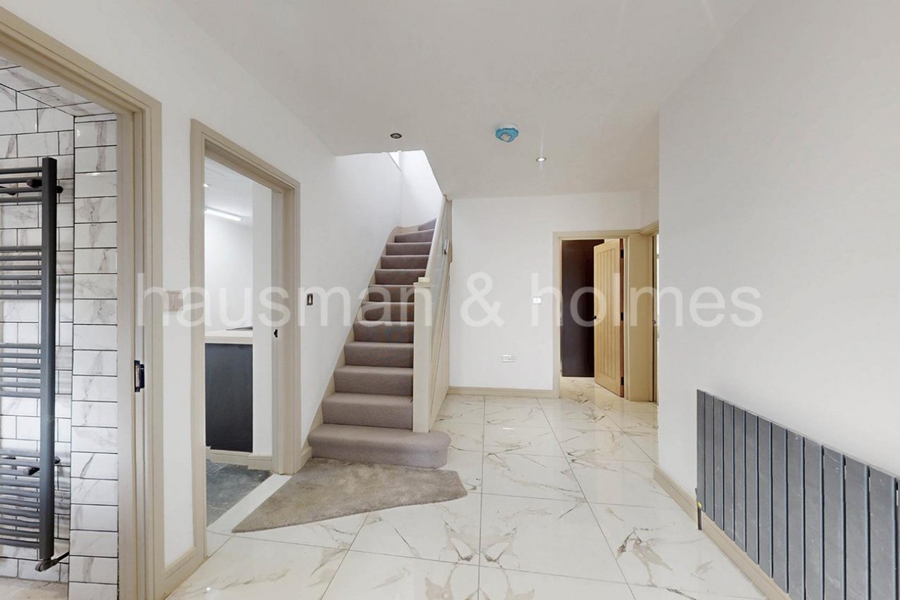 Cheyne Walk, NW4
