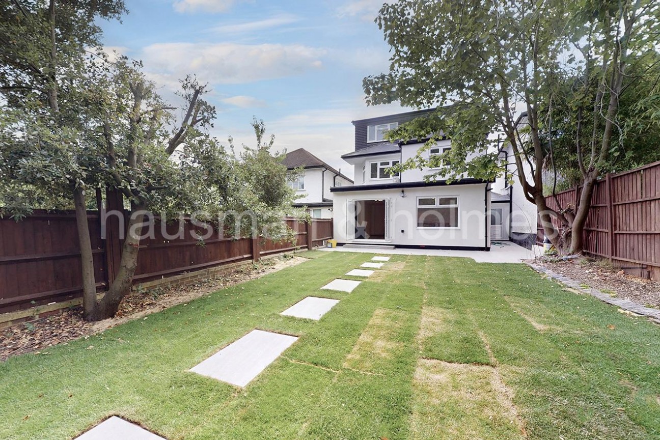 Cheyne Walk, NW4