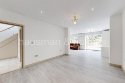 Cheyne Walk, NW4