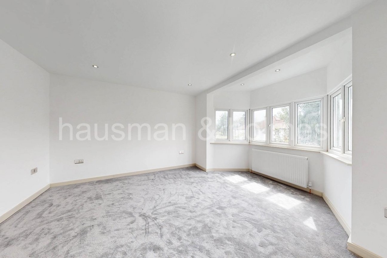 Cheyne Walk, NW4