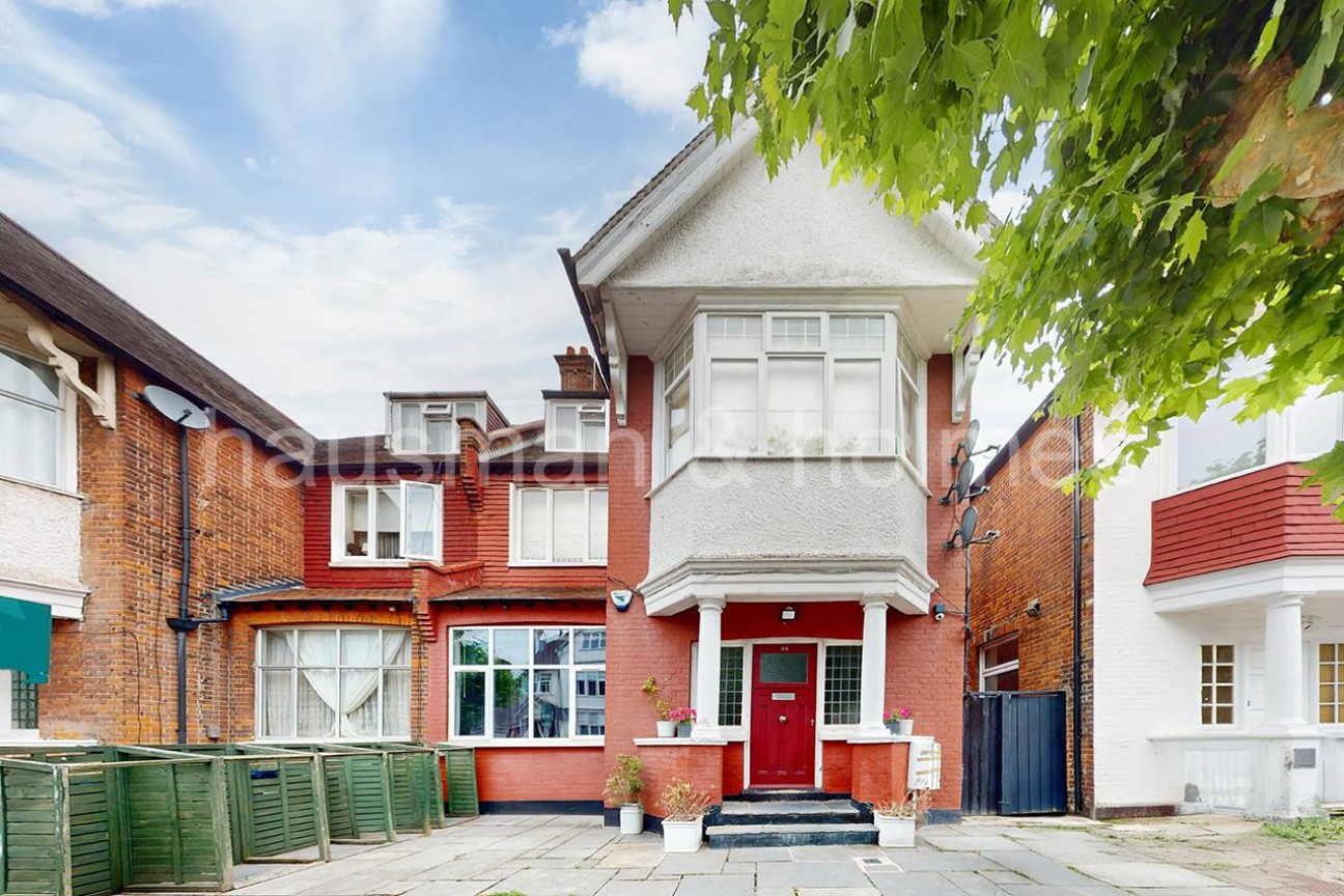 Woodstock Road, NW11