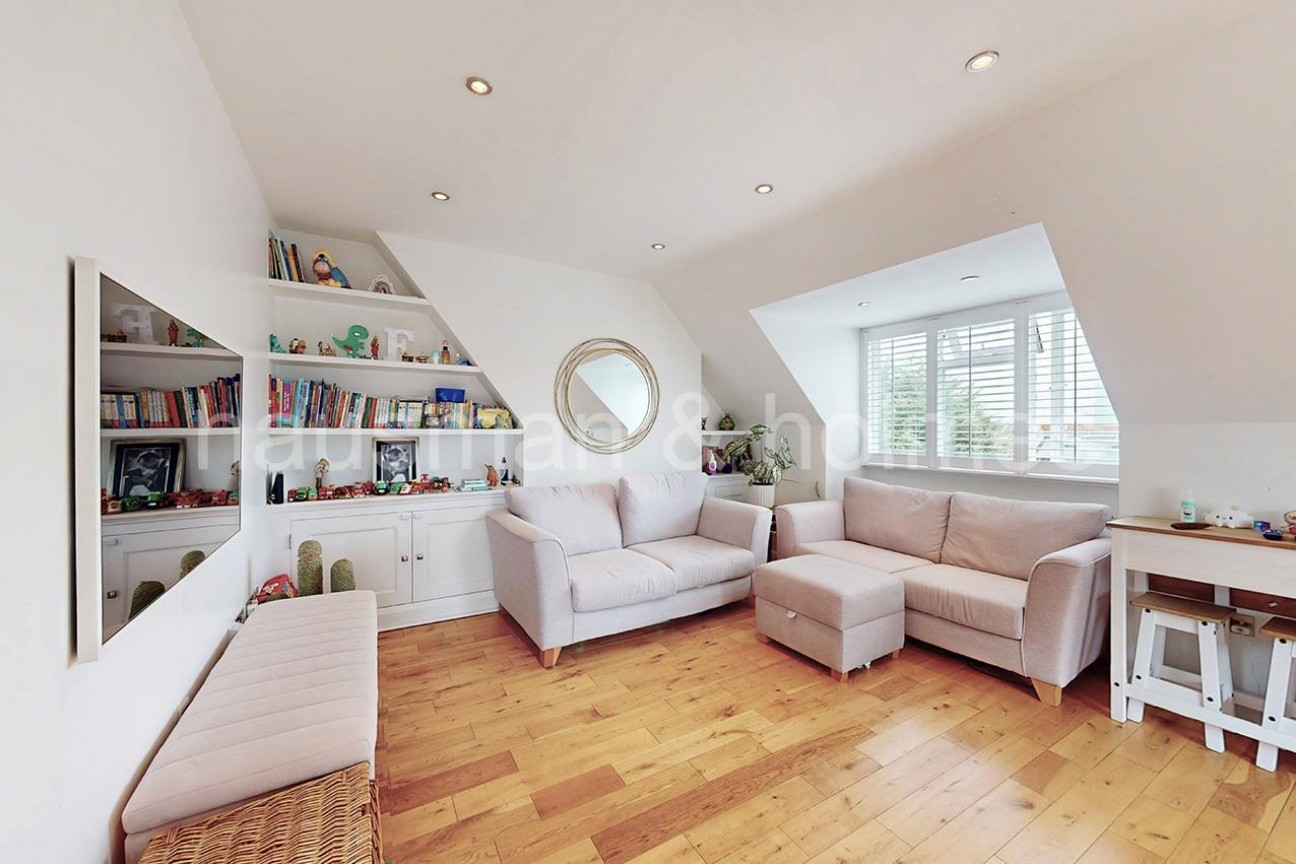 Woodstock Road, NW11