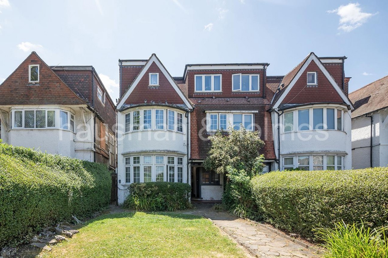 Golders Green Road, NW11