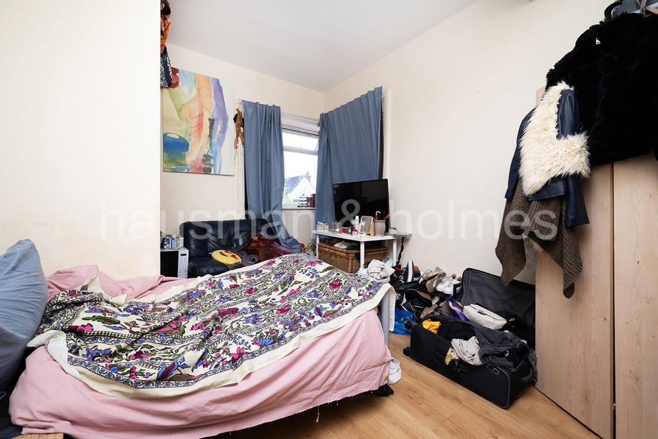 Ravenscroft Avenue, NW11