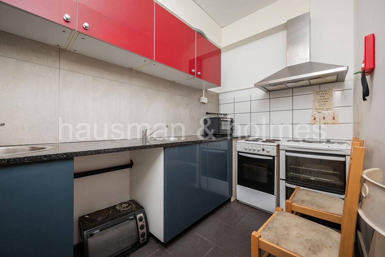 Ravenscroft Avenue, NW11