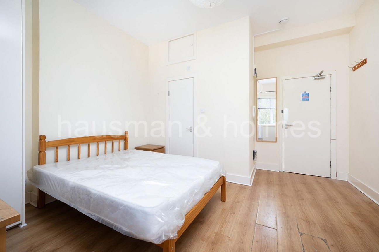 Ravenscroft Avenue, NW11