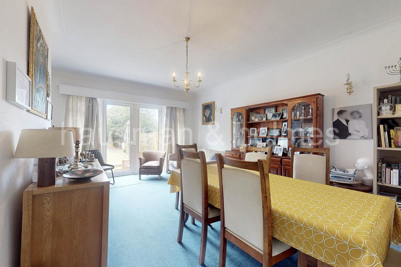 Hendon Way, NW2