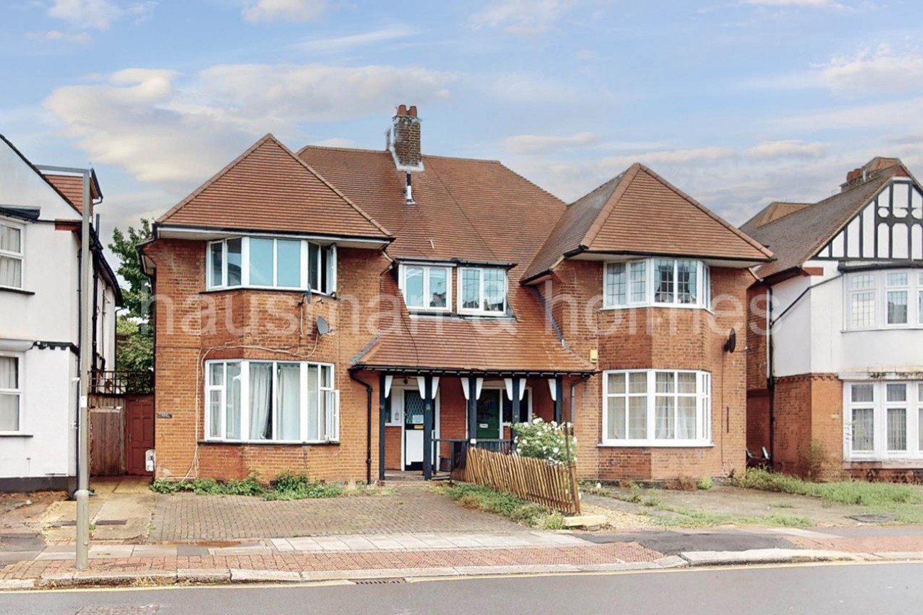 Golders Green Crescent, NW11