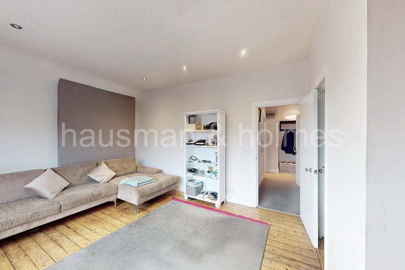 Golders Green Crescent, NW11