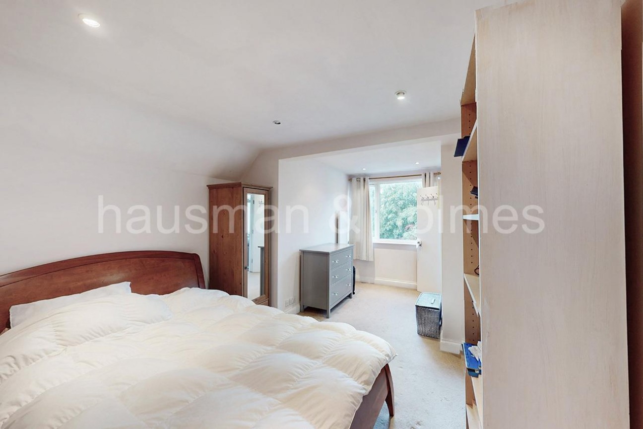 Golders Green Crescent, NW11