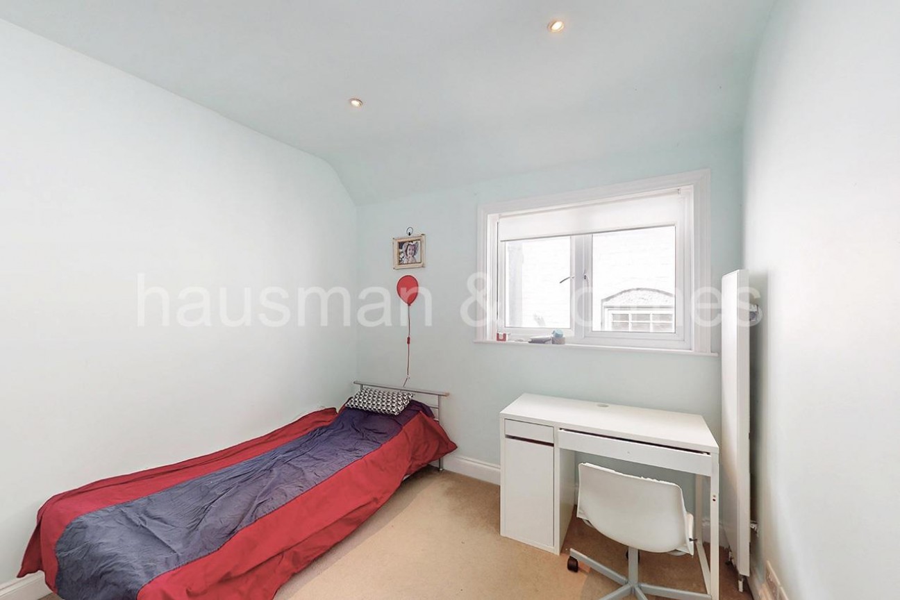 Golders Green Crescent, NW11