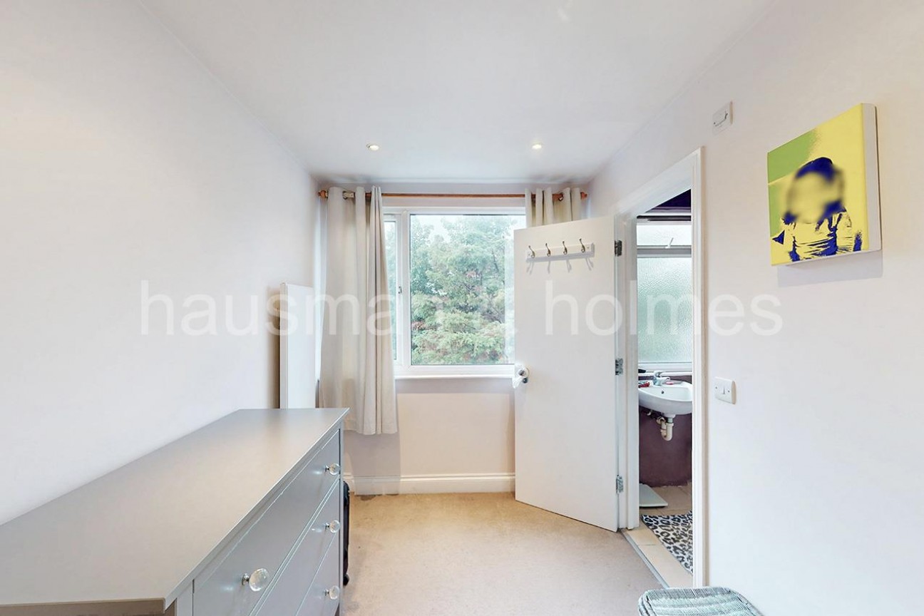 Golders Green Crescent, NW11