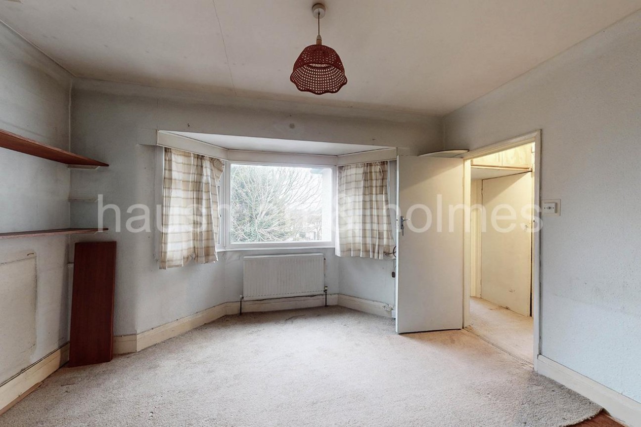 Garrick Avenue, NW11 9AR