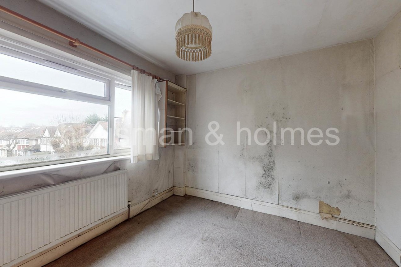 Garrick Avenue, NW11 9AR