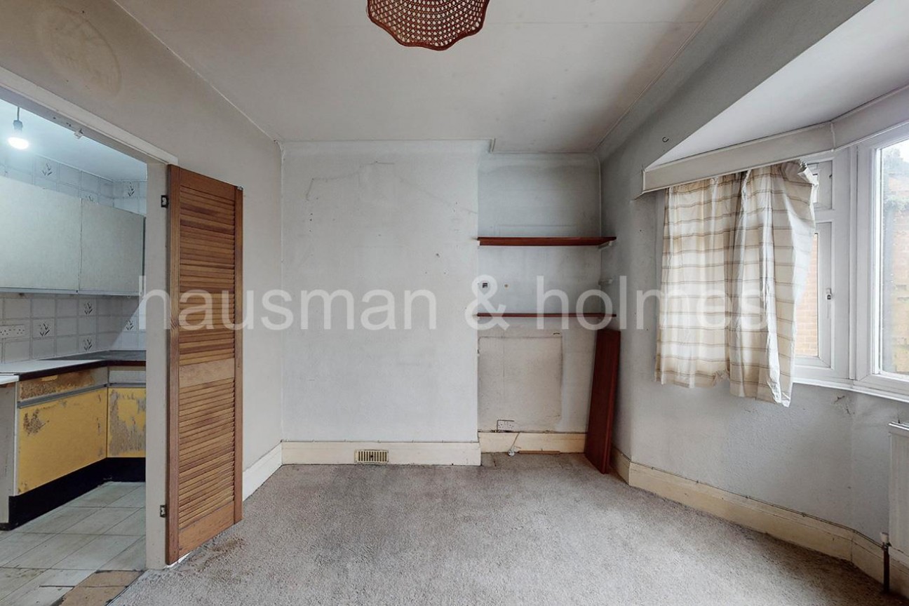 Garrick Avenue, NW11 9AR