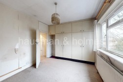 Garrick Avenue, NW11 9AR