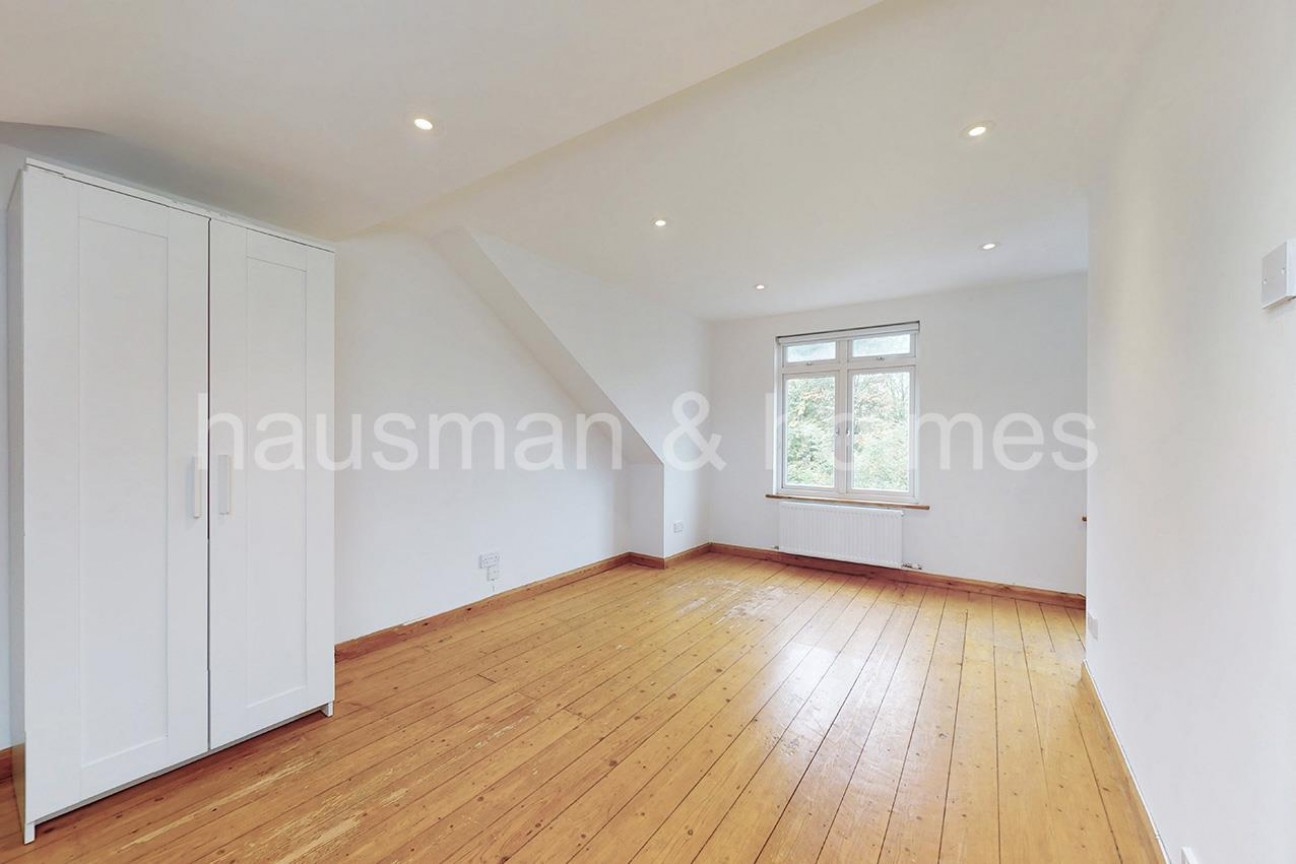 Llanvanor Road, NW2