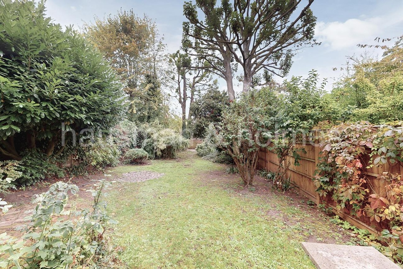 Llanvanor Road, NW2