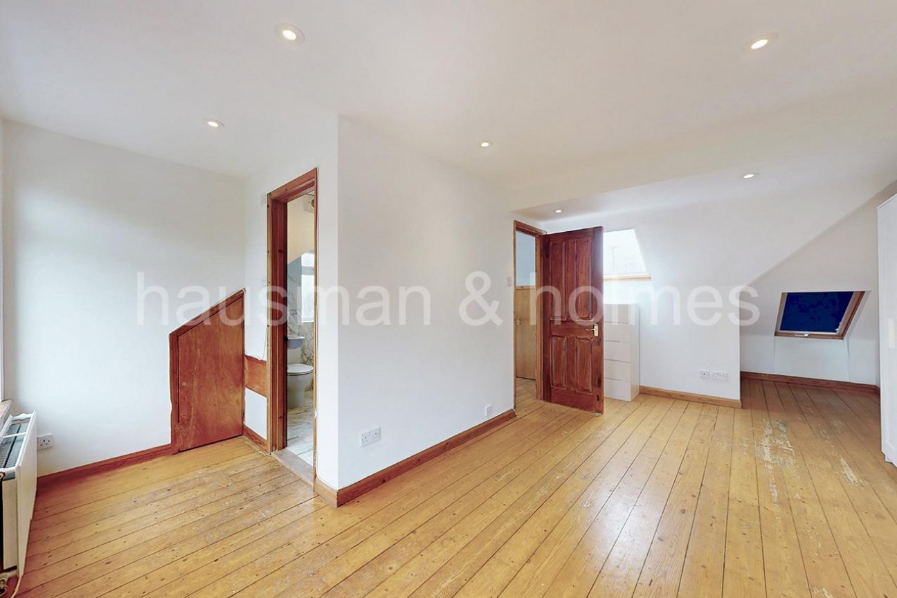 Llanvanor Road, NW2
