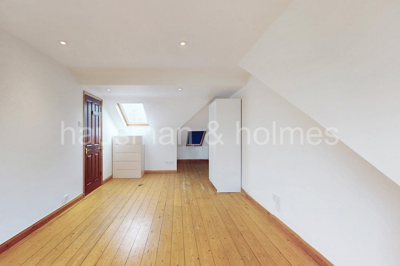 Llanvanor Road, NW2