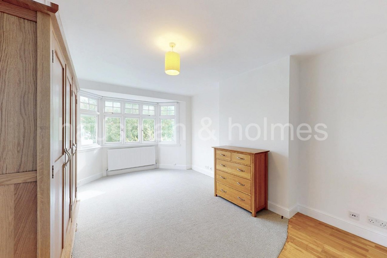Llanvanor Road, NW2