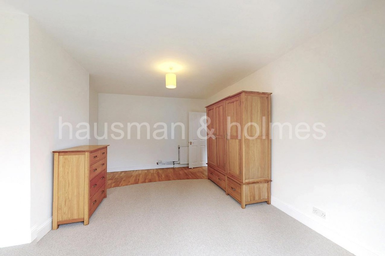 Llanvanor Road, NW2