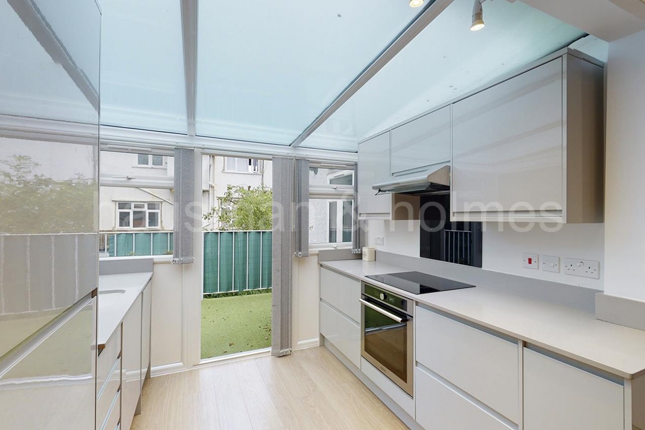 North End Road, NW11