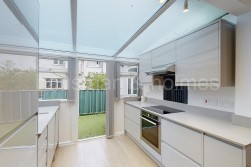 North End Road, NW11