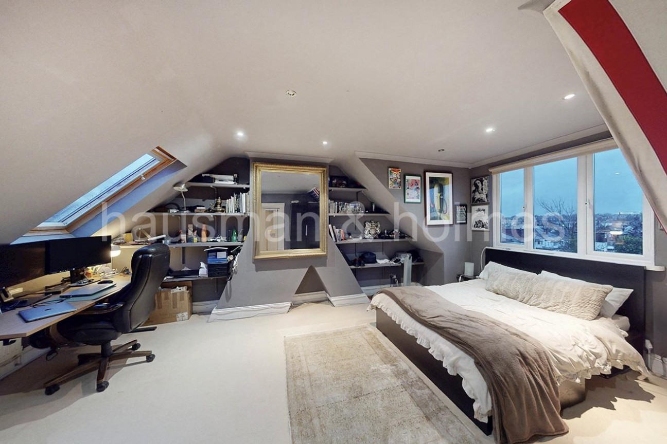 Garrick Avenue, NW11