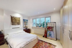 Garrick Avenue, NW11