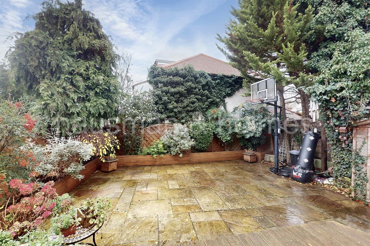 Garrick Avenue, NW11