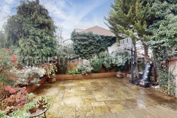 Garrick Avenue, NW11