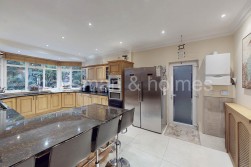 Garrick Avenue, NW11