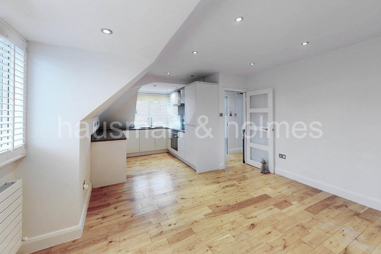 Woodstock Road, NW11