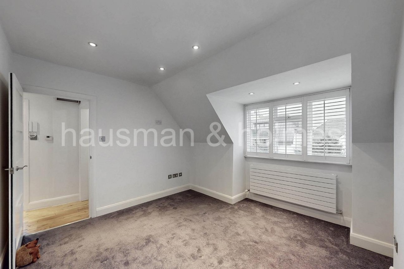 Woodstock Road, NW11